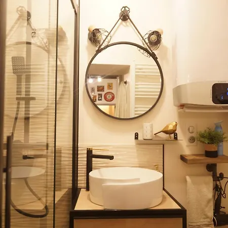 Maisonnette Atypique En Triplex Au Calme Hyper-centre Place Du Ralliement Apartment Angers