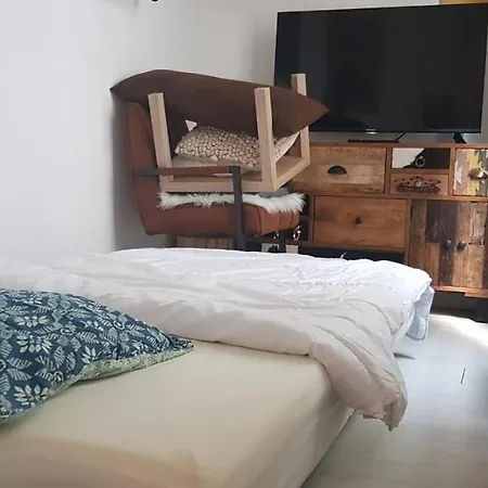 Maisonnette Atypique En Triplex Au Calme Hyper-centre Place Du Ralliement *